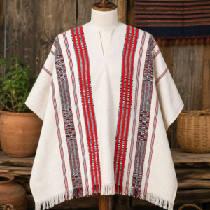 poncho blanco Poncho Alba con Bordado Geométrico
